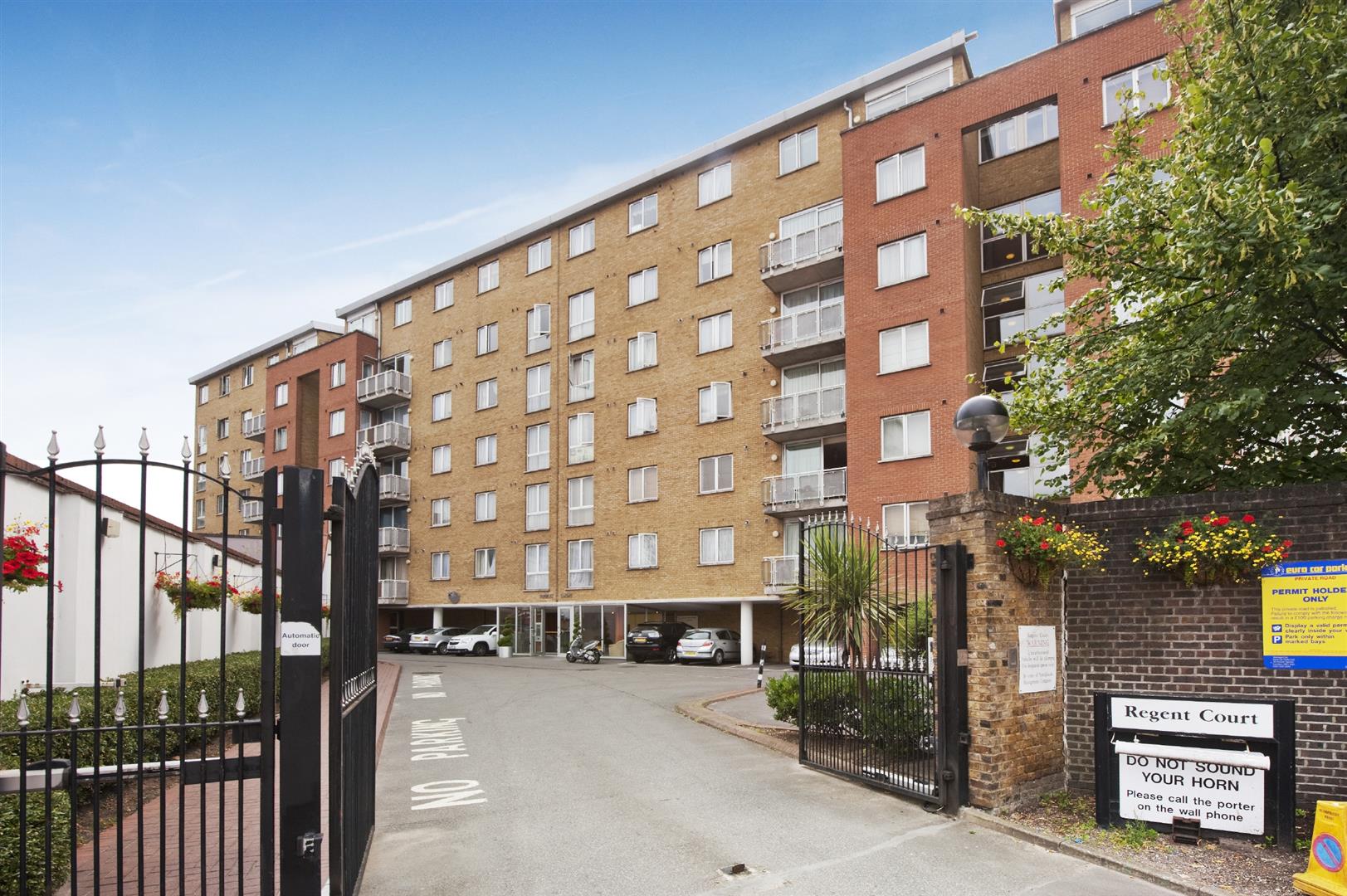 3 bed property in Regent Court, St Johns Wood
